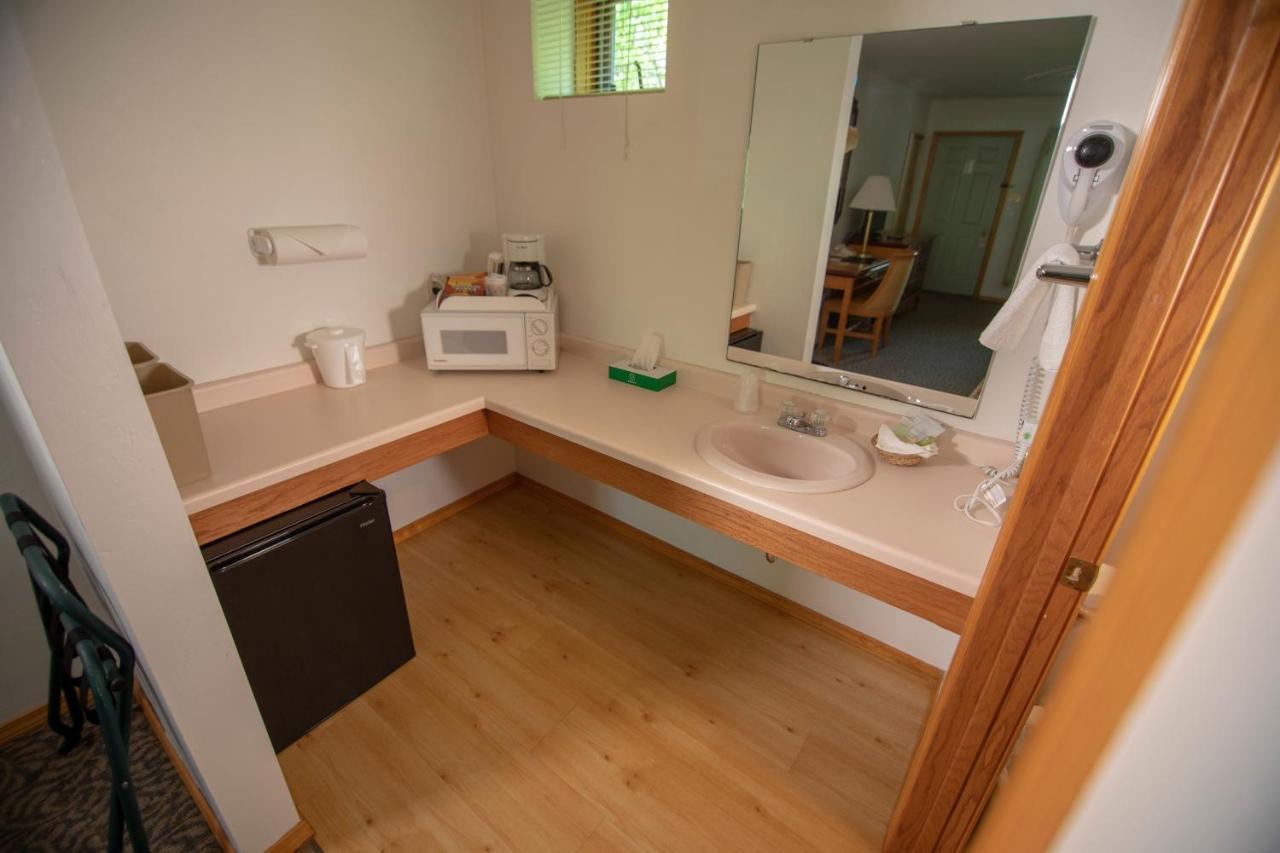 Coachlite Inn 3*